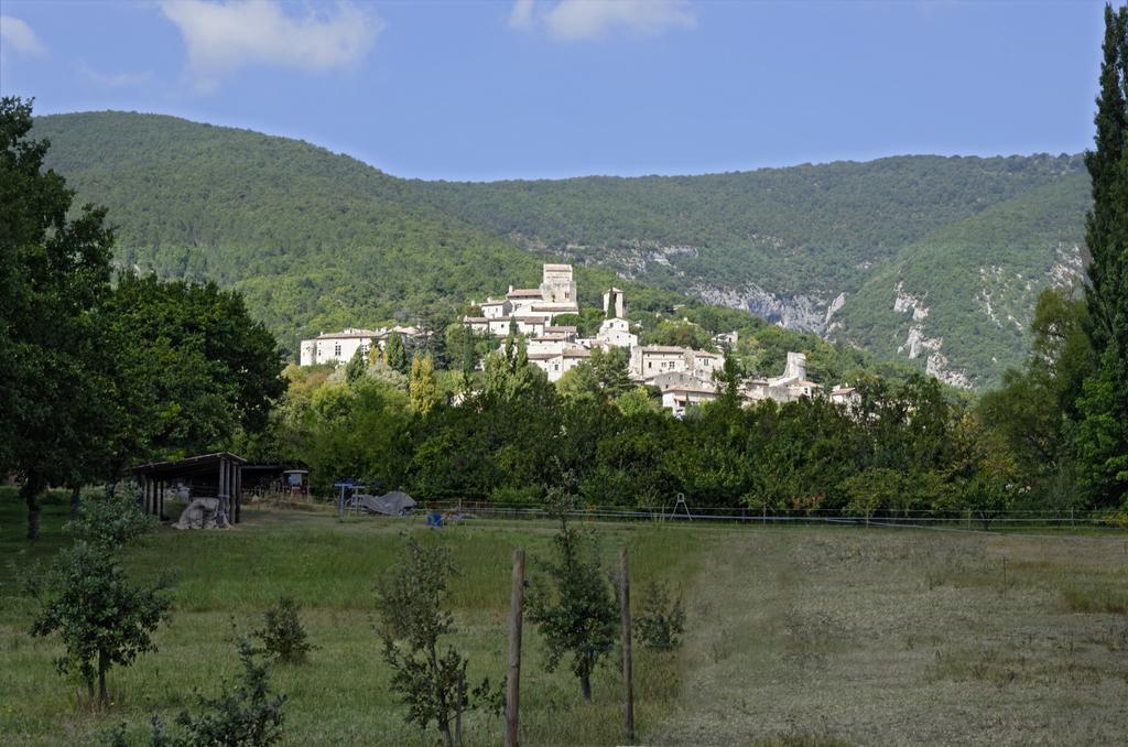 Le Poët-Laval Logis Hotel Les Hospitaliers מראה חיצוני תמונה