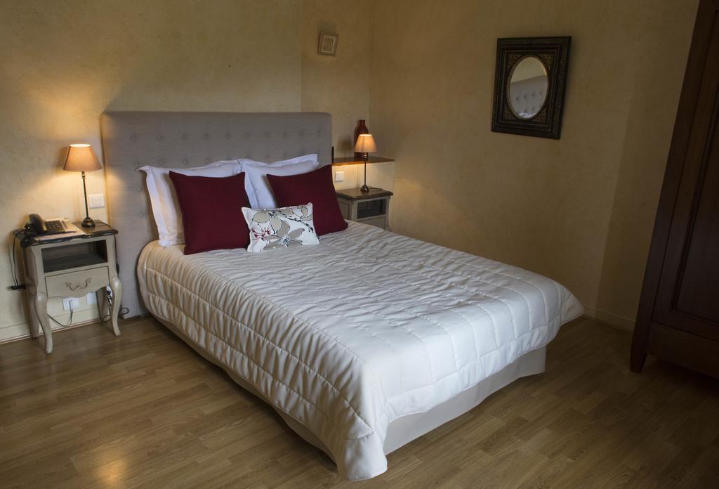 Le Poët-Laval Logis Hotel Les Hospitaliers מראה חיצוני תמונה
