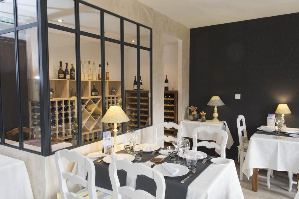 Le Poët-Laval Logis Hotel Les Hospitaliers מראה חיצוני תמונה