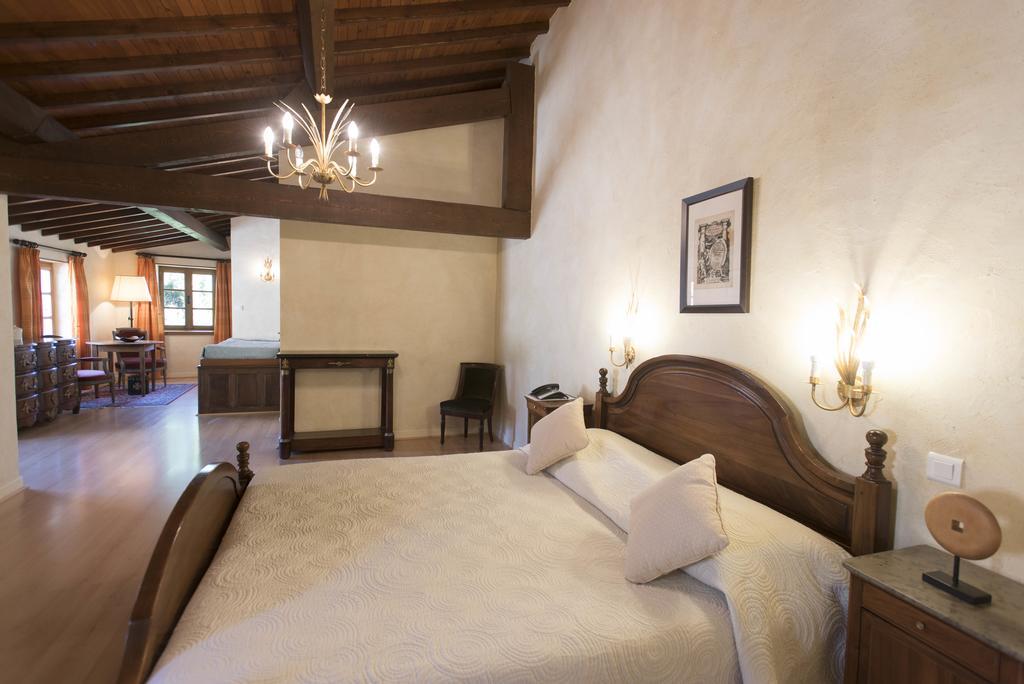 Le Poët-Laval Logis Hotel Les Hospitaliers מראה חיצוני תמונה