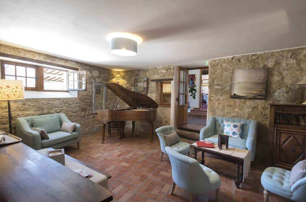 Le Poët-Laval Logis Hotel Les Hospitaliers מראה חיצוני תמונה
