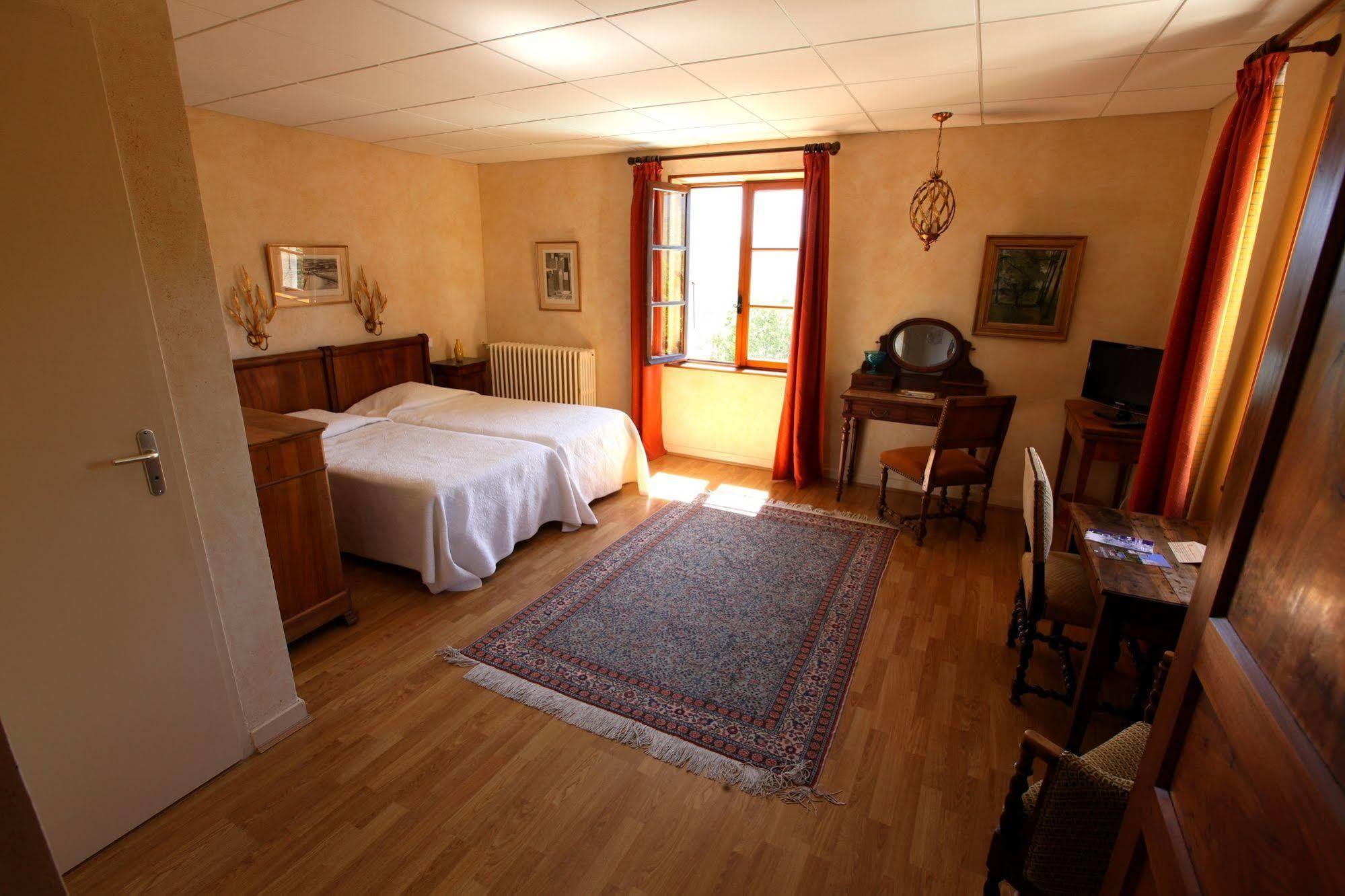 Le Poët-Laval Logis Hotel Les Hospitaliers מראה חיצוני תמונה