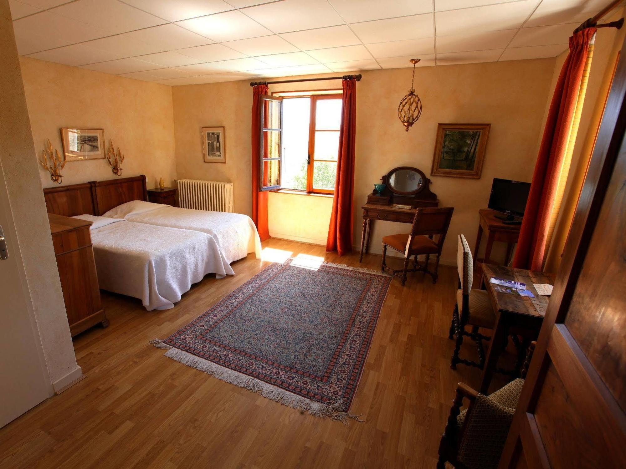 Le Poët-Laval Logis Hotel Les Hospitaliers מראה חיצוני תמונה