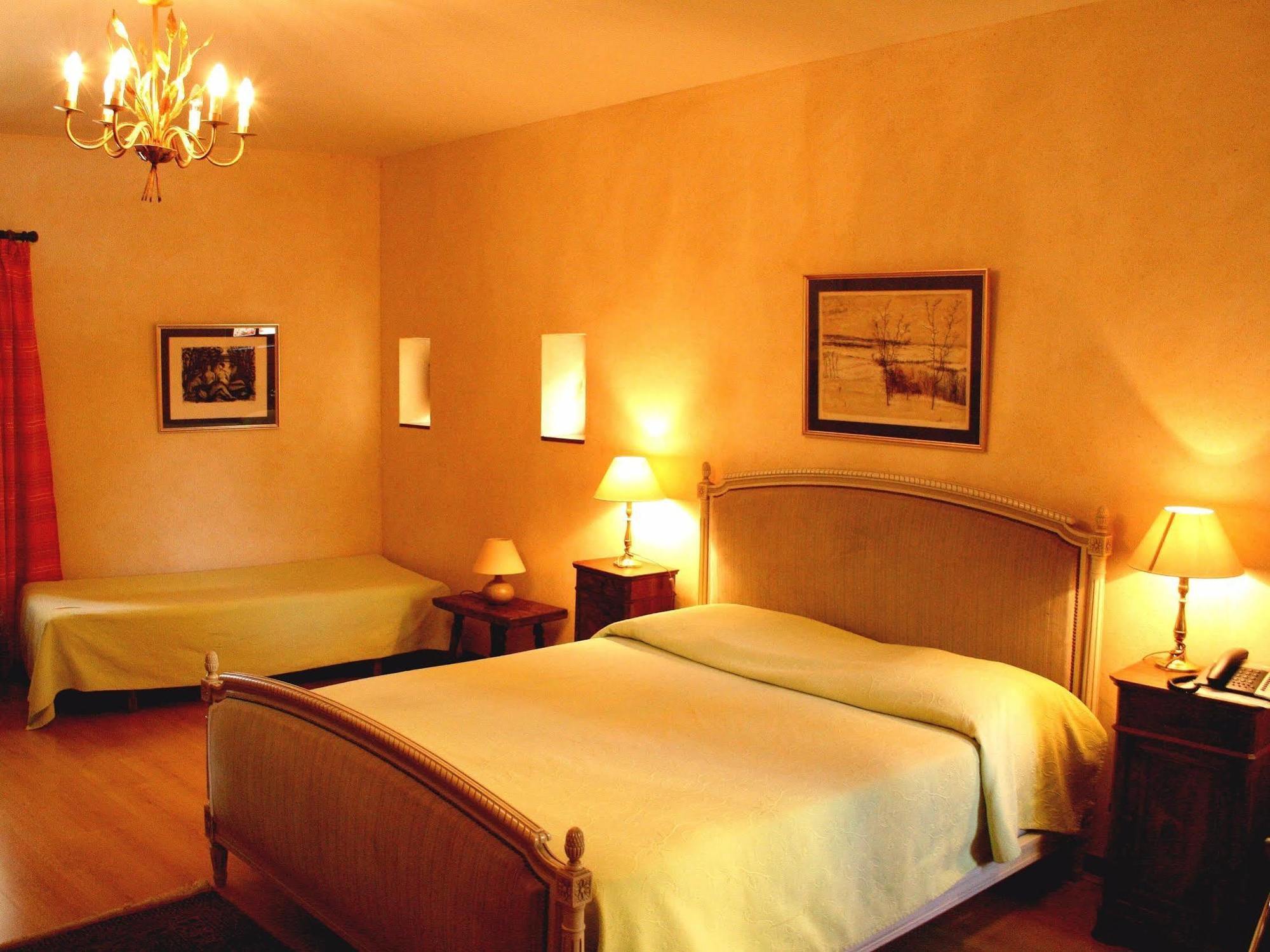 Le Poët-Laval Logis Hotel Les Hospitaliers מראה חיצוני תמונה