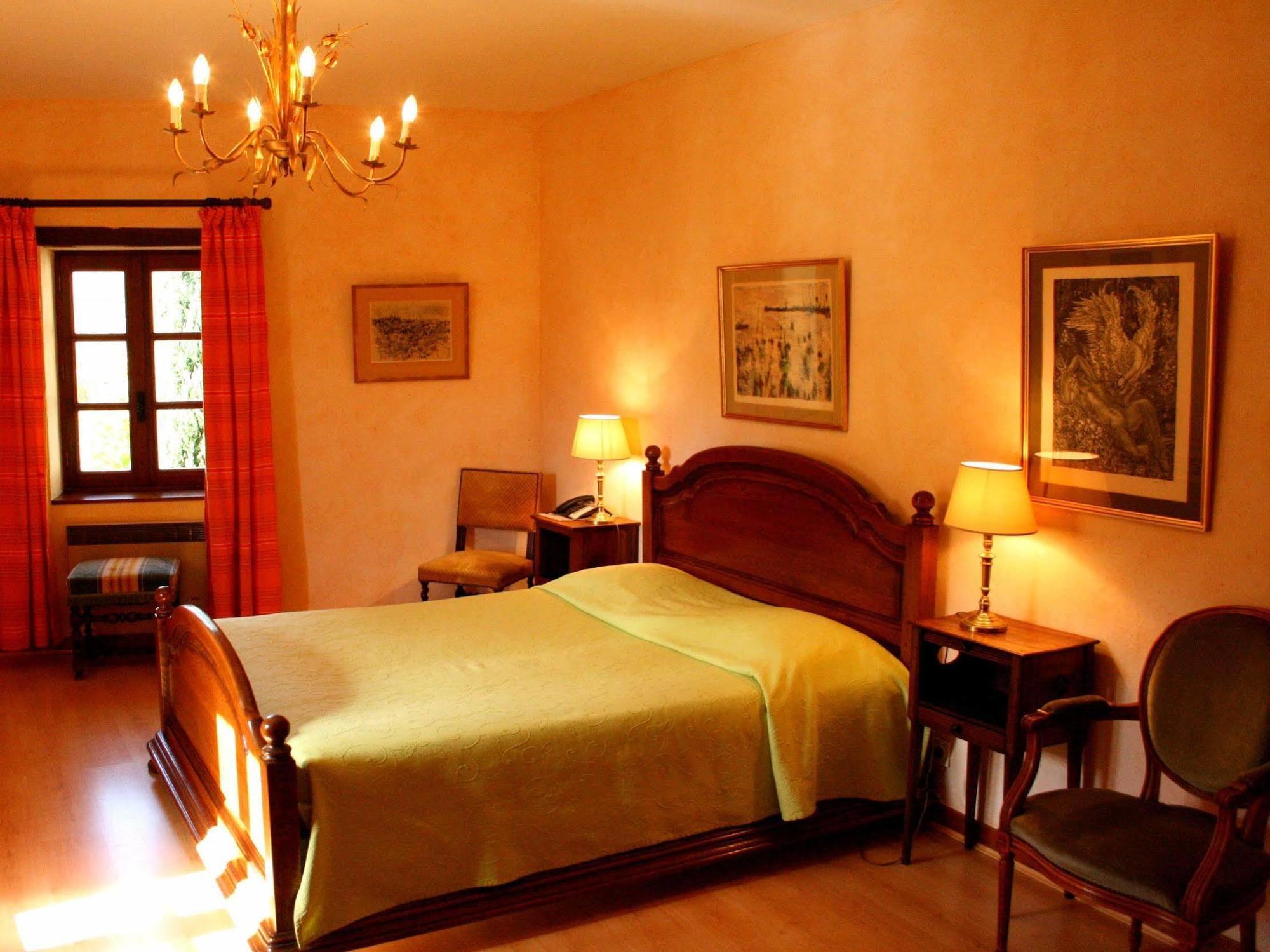Le Poët-Laval Logis Hotel Les Hospitaliers מראה חיצוני תמונה
